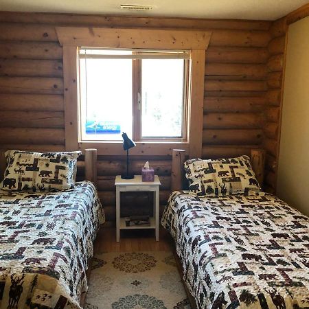 Folding Mountain B & B Fort Nelson Esterno foto