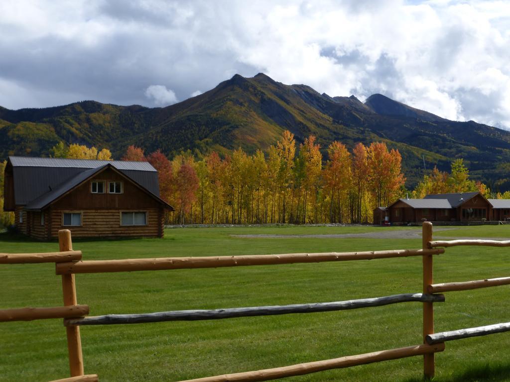 Folding Mountain B & B Fort Nelson Esterno foto
