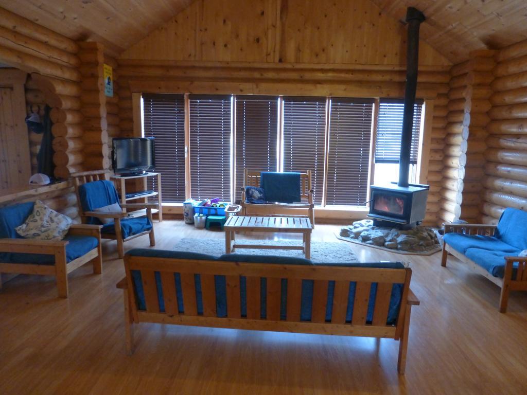 Folding Mountain B & B Fort Nelson Esterno foto