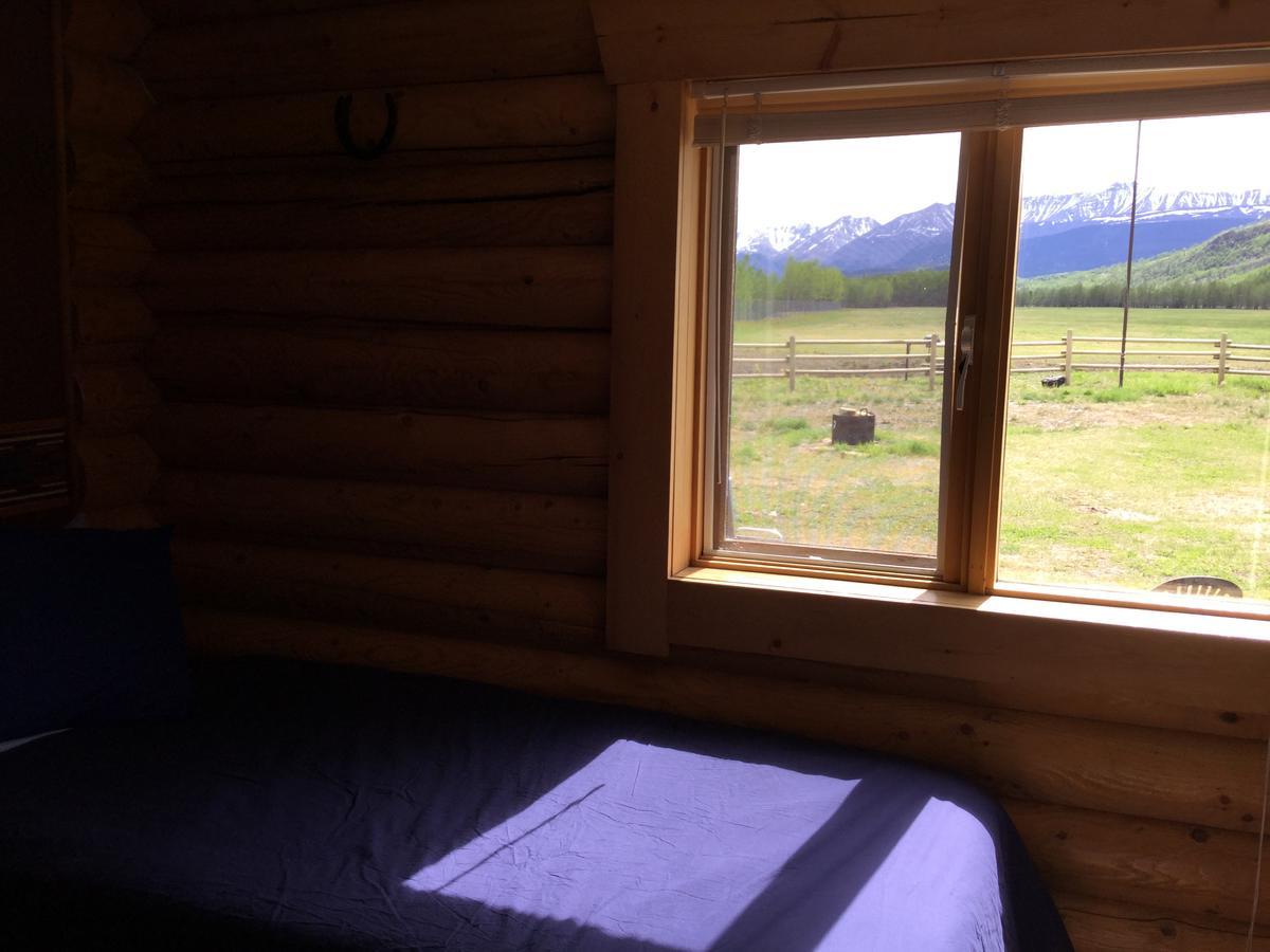 Folding Mountain B & B Fort Nelson Esterno foto