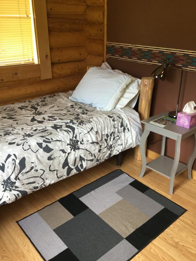 Folding Mountain B & B Fort Nelson Esterno foto