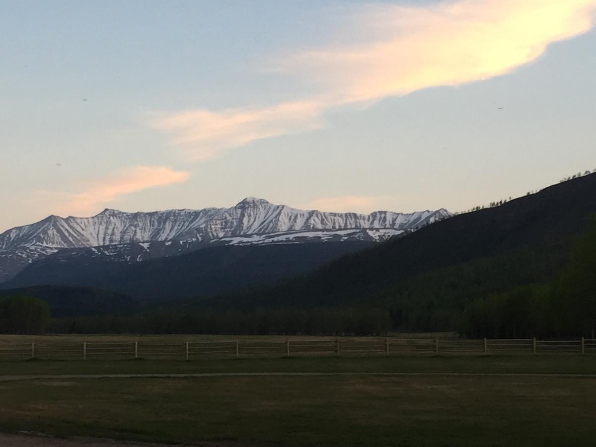 Folding Mountain B & B Fort Nelson Esterno foto
