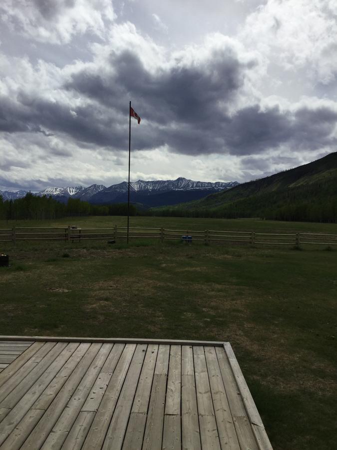 Folding Mountain B & B Fort Nelson Esterno foto
