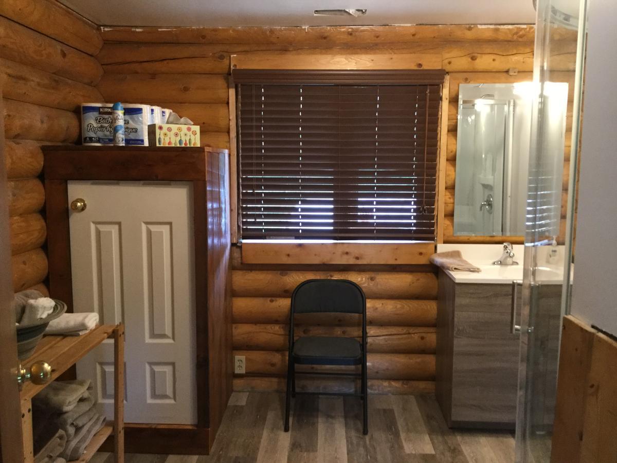 Folding Mountain B & B Fort Nelson Esterno foto