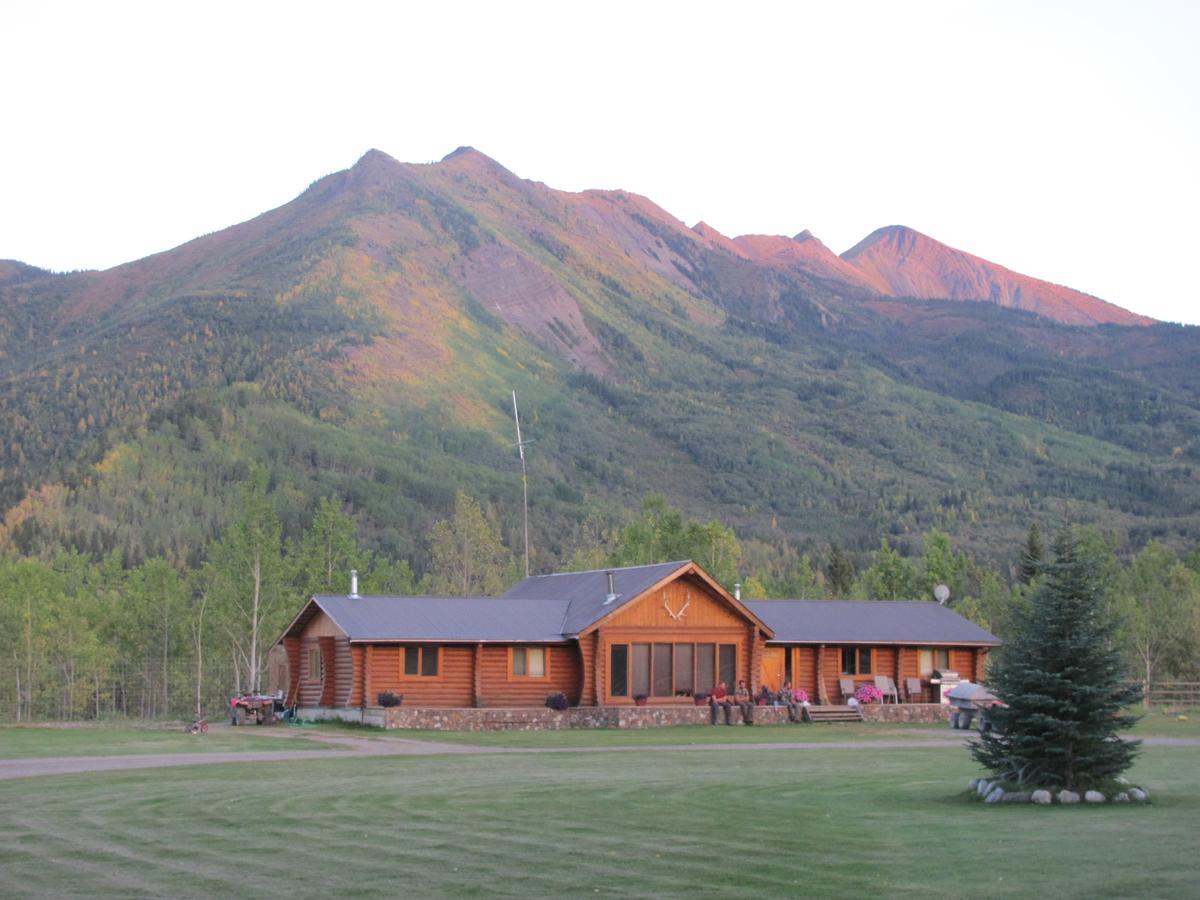Folding Mountain B & B Fort Nelson Esterno foto