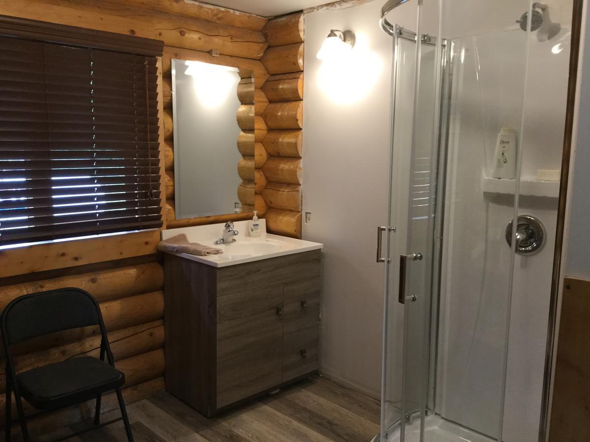 Folding Mountain B & B Fort Nelson Esterno foto