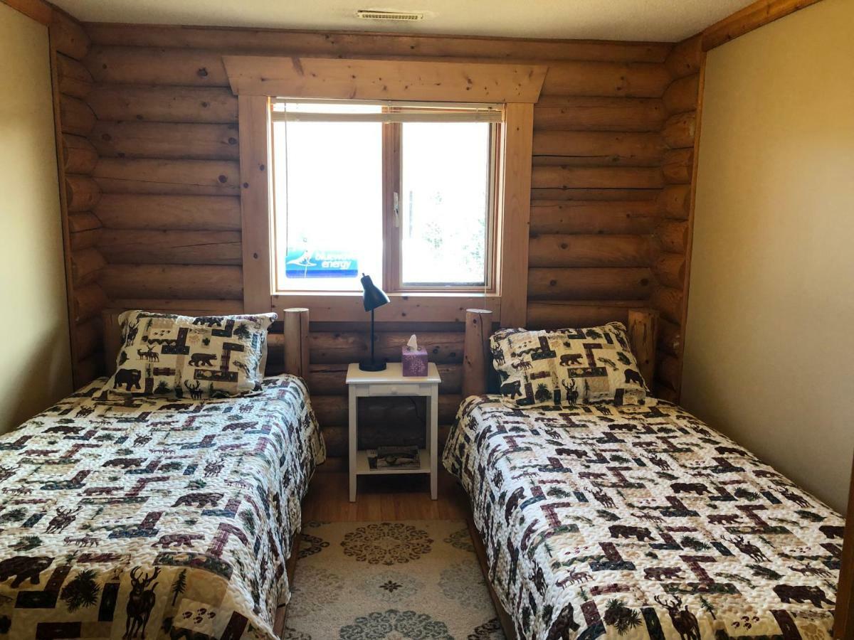 Folding Mountain B & B Fort Nelson Esterno foto